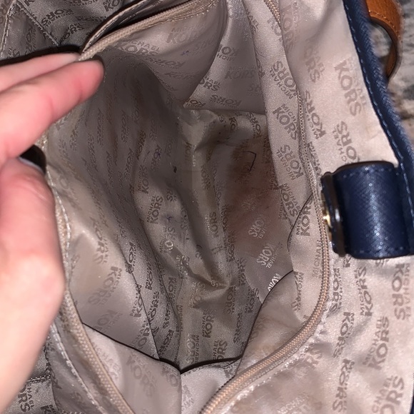 Michael Kors Large Large Navy Striped Tote - Picture 10 of 10